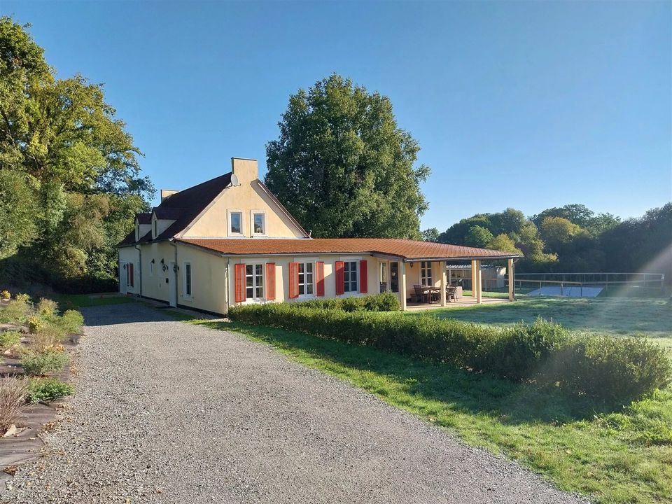 Villa i Saint-Sulpice-les-Feuilles, Haute-Vienne - foto 1