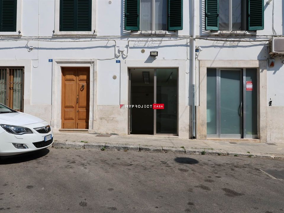 Erhvervsejendom i Martina Franca, Taranto - foto 1
