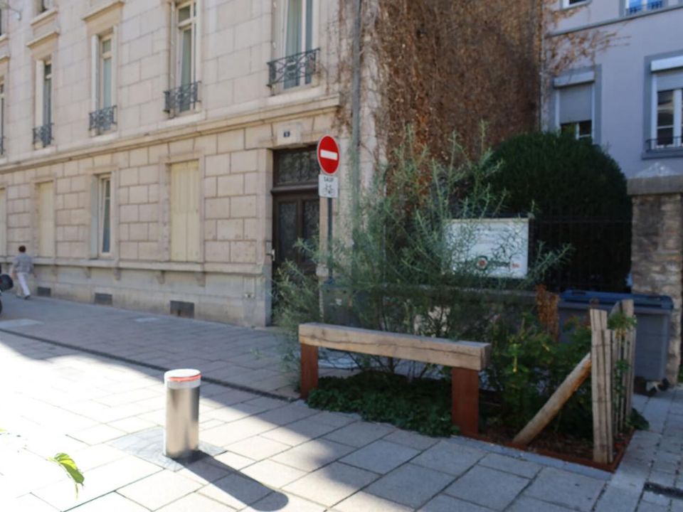 Erhvervsejendom i Besancon, Doubs - foto 3