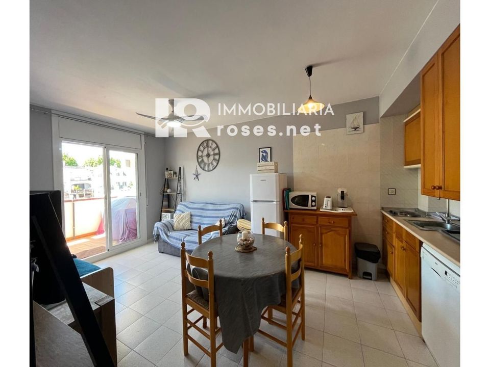 Lejlighed i Empuriabrava, Gerona - foto 1