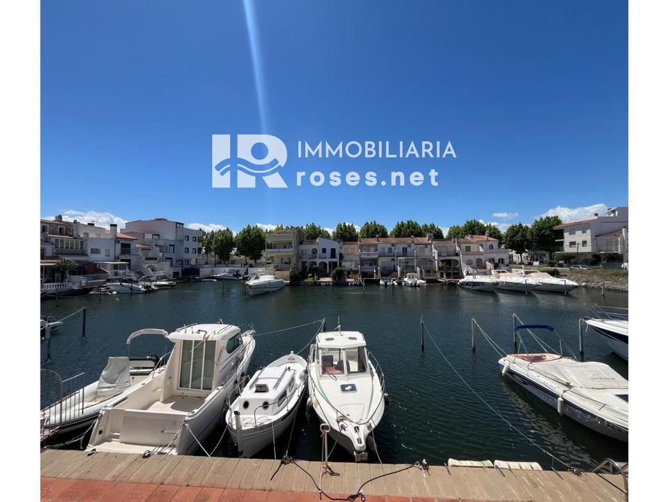 Lejlighed i Empuriabrava, Gerona - foto 2