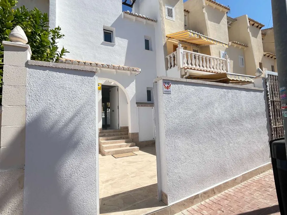 Villa i Torrevieja, Alicante - foto 1