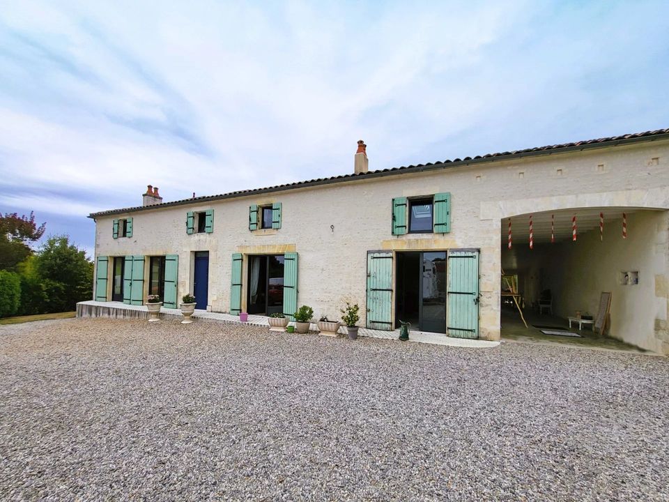 Villa i Saint-Fort-sur-le-Né, Charente - foto 1