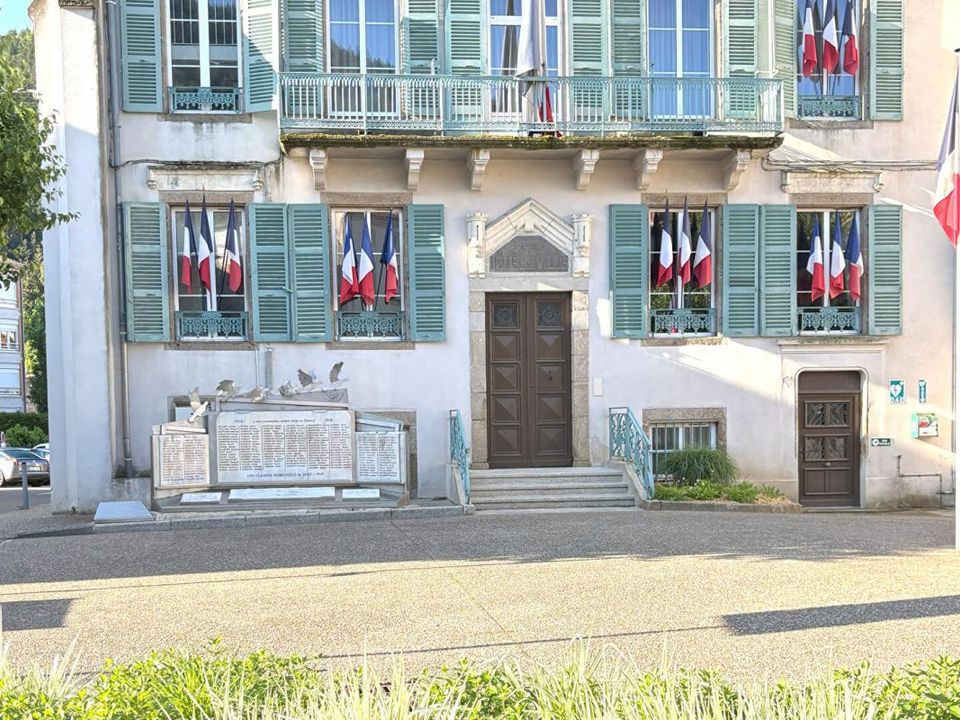 Helårsgrund i Bourg-Argental, Loire - foto 5