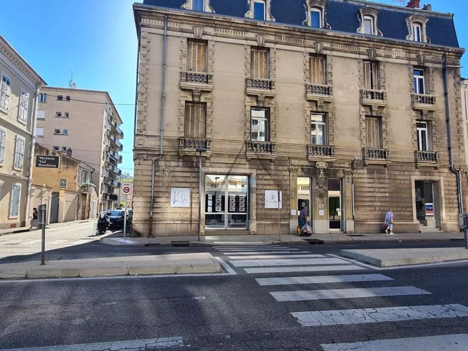 Erhvervsejendom i Montelimar, Drome - foto 1