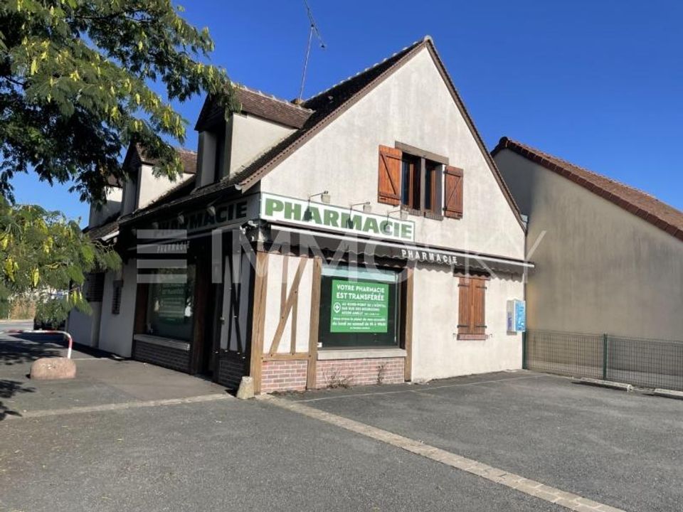 Erhvervsejendom i Amilly, Loiret - foto 1