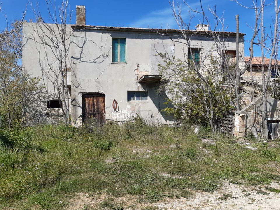 Landejendom i Atri, Teramo - foto 1