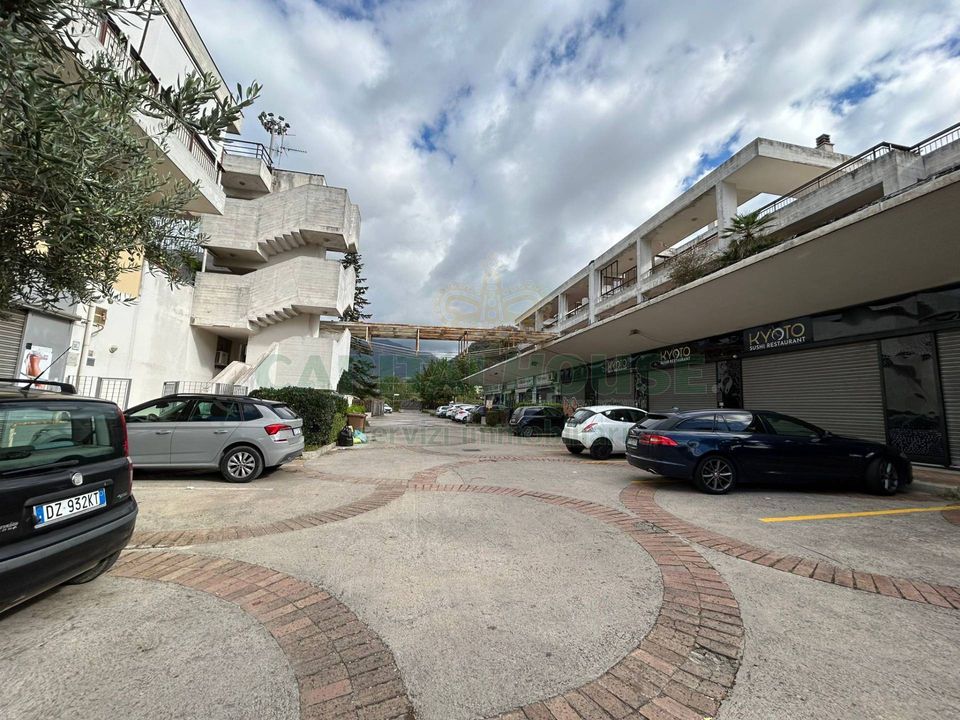 Erhvervsejendom i Mercato San Severino, Salerno - foto 3