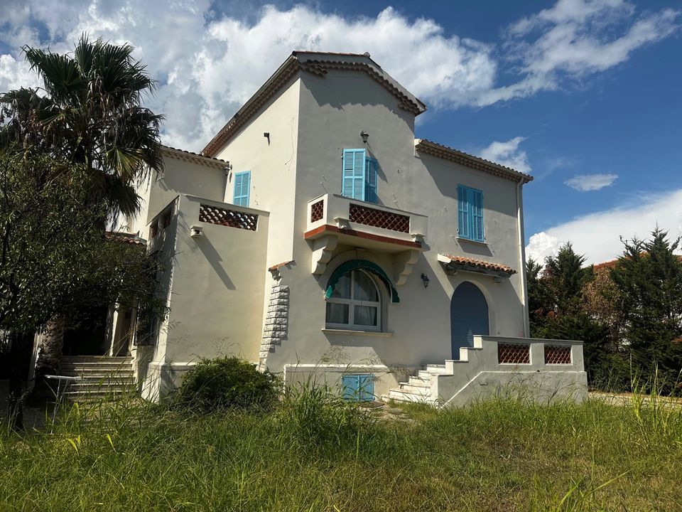 Villa i Cagnes-sur-Mer, Alpes-Maritimes - foto 1