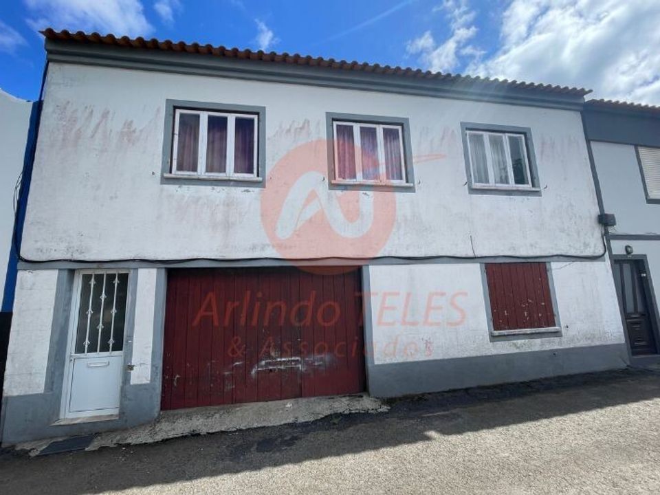 Casa adosada en Angra do Heroismo, Terceira - foto 1