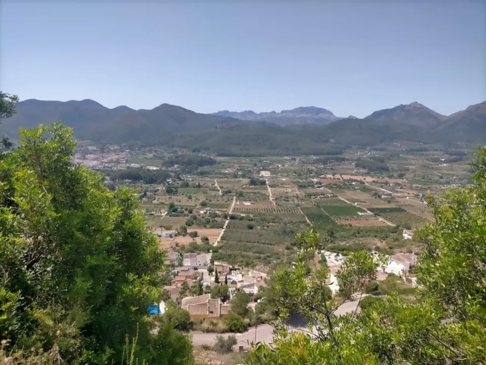 Helårsgrund i Jalon, Alicante - foto 1
