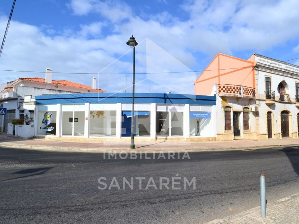 Erhvervsejendom i Almeirim, Santarem - foto 1