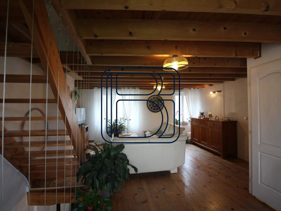 Radhus i Ambert, Puy-de-Dome - foto 5