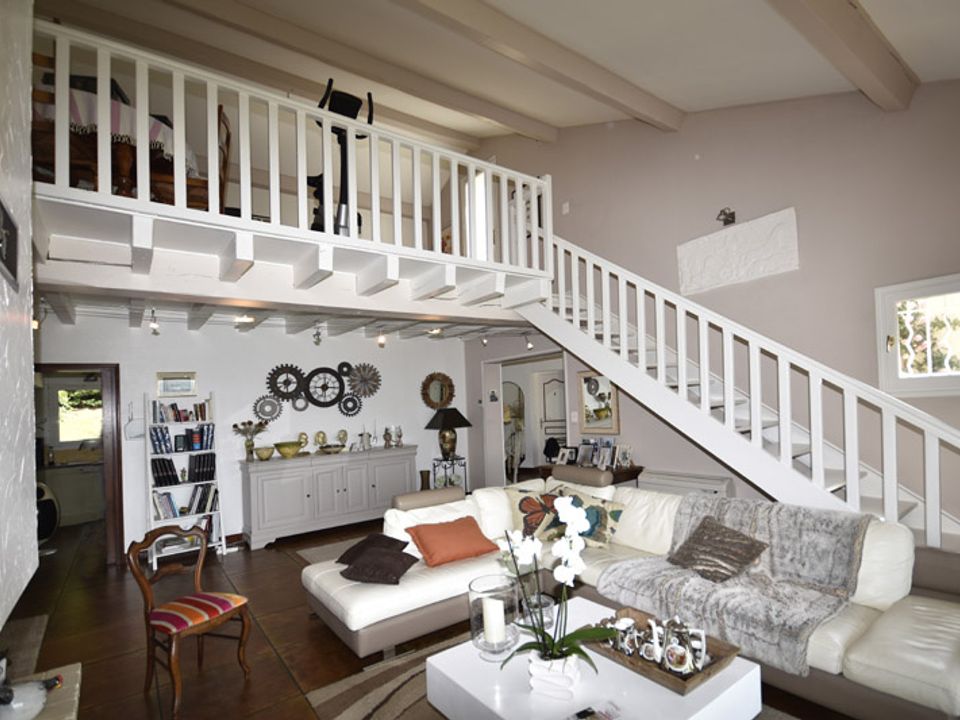 Villa i Bellegarde-Poussieu, Isere - bilde 1