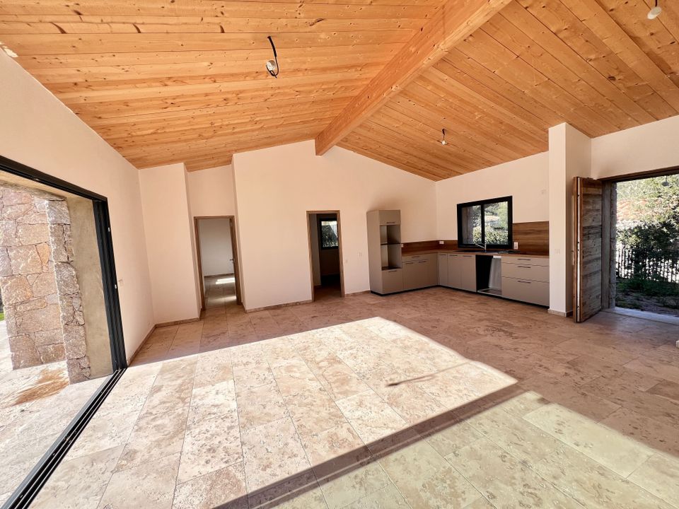 Villa i Ste.-Lucie-de Porto-Vecchio, Corse-du-Sud - foto 1
