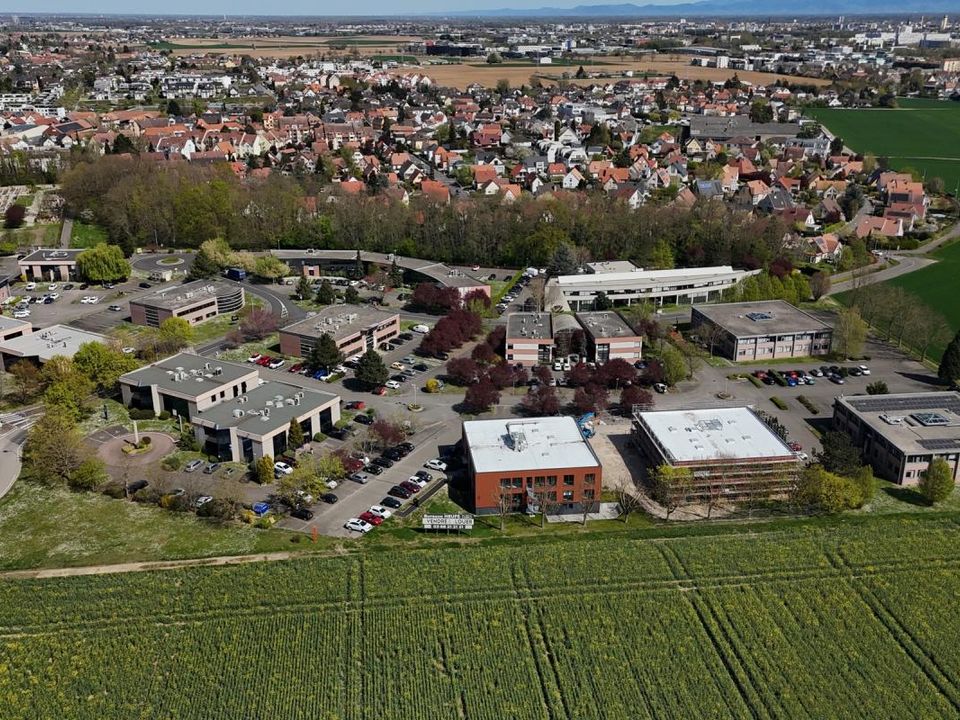 Erhvervsejendom i Oberhausbergen, Bas-Rhin - foto 1