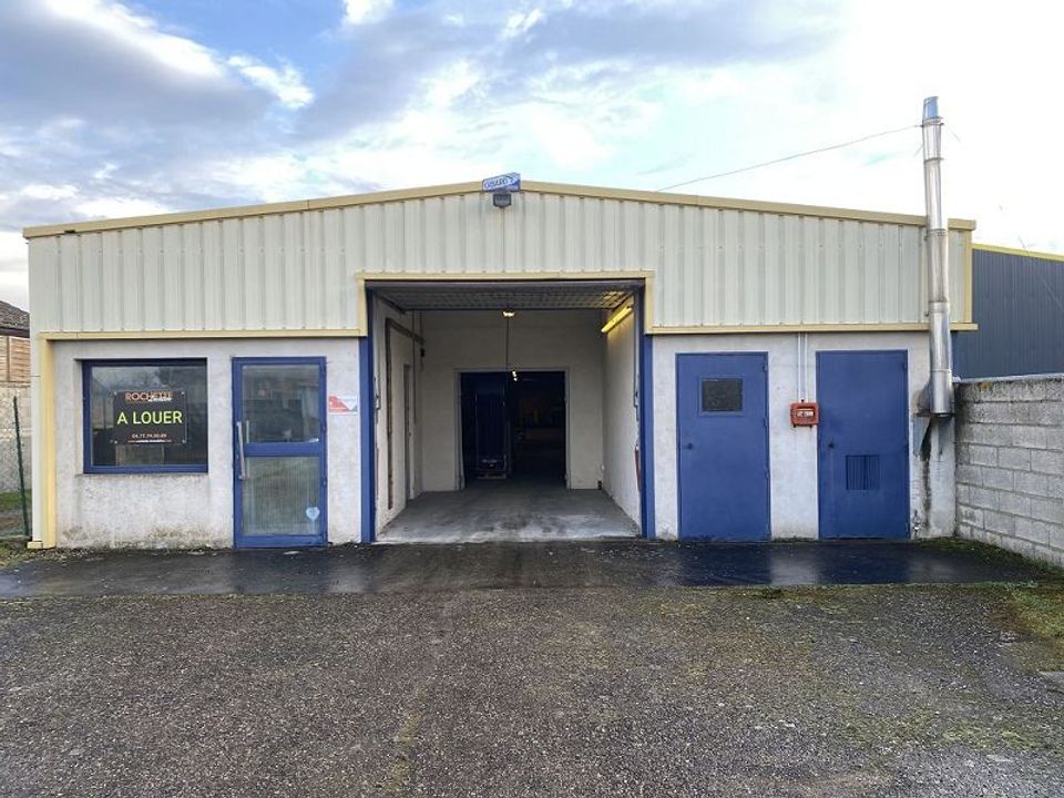 Erhvervsejendom i Sainte-Agathe-la-Bouteresse, Loire - foto 1
