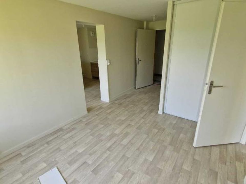 Apartment in Avallon, Yonne - photo 3