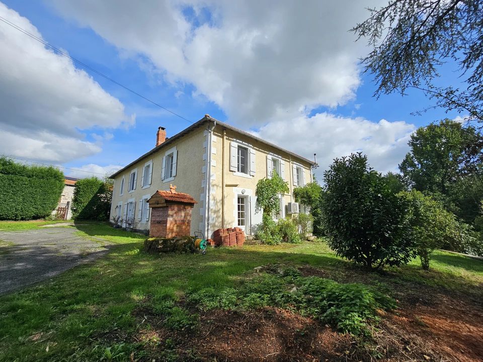 Landsbyhus i Roumazières-Loubert, Charente - foto 1