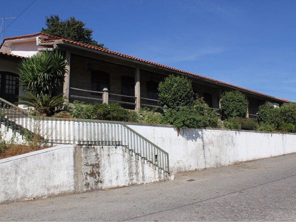 Erhvervsejendom i Santo Tirso, Porto - foto 1