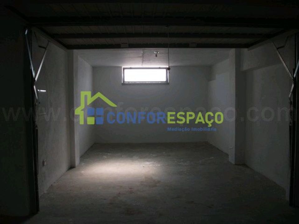 Garage i Castelo Branco, Castelo Branco - foto 1