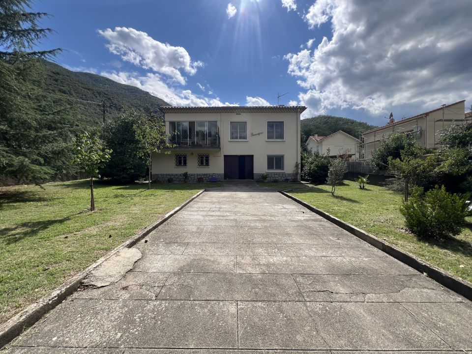 Villa i Arles-sur-Tech, Pyrenees-Orientales - foto 1