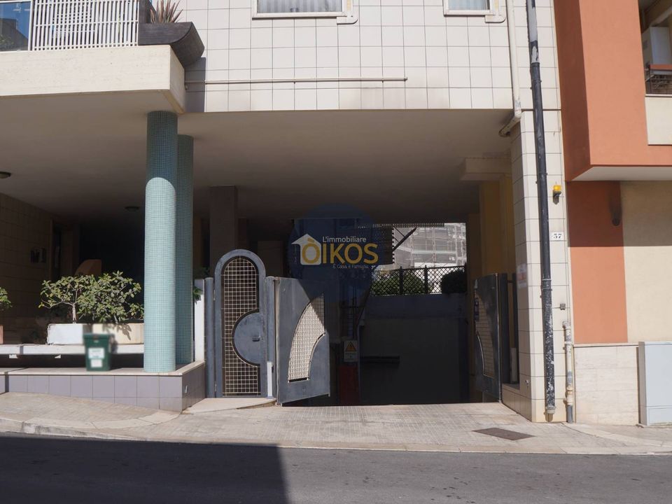 Parkeringsplass i Monopoli, Bari - bilde 2
