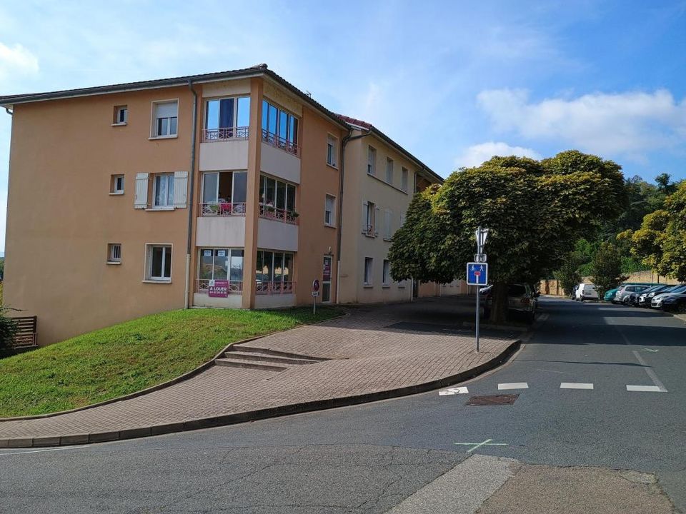 Commercial property in Trévoux, Ain - photo 1