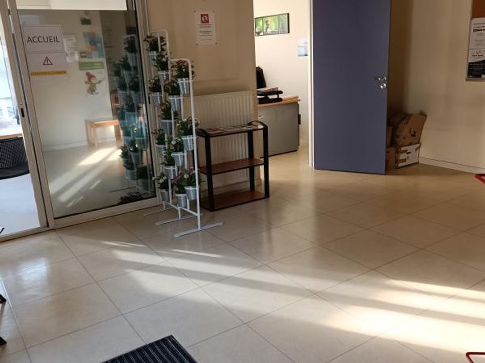 Commercial property in Trévoux, Ain - photo 4