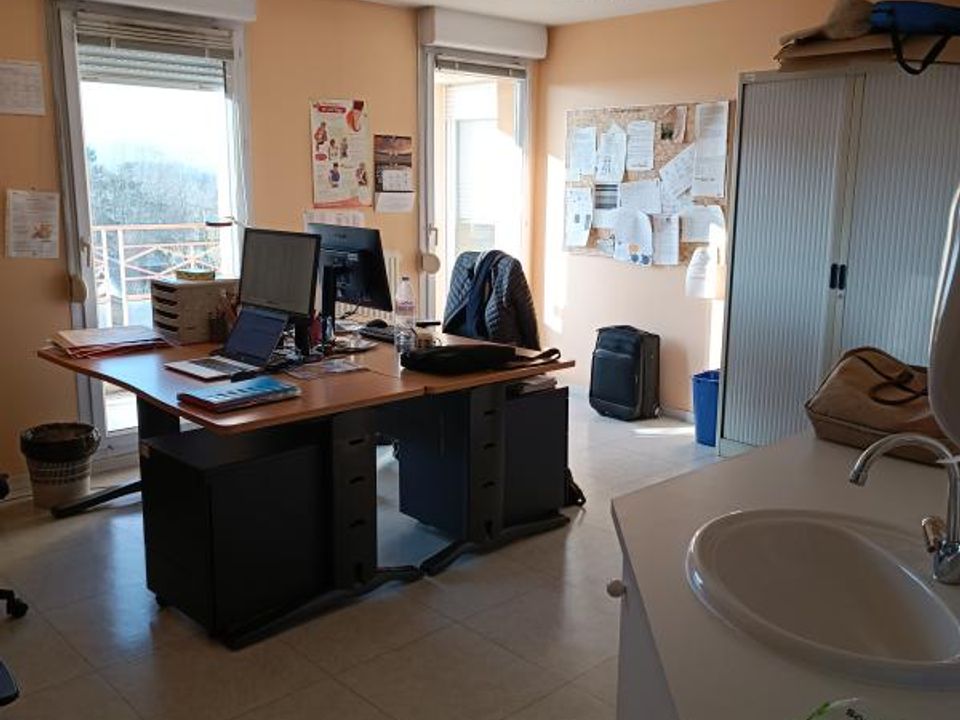 Commercial property in Trévoux, Ain - photo 5