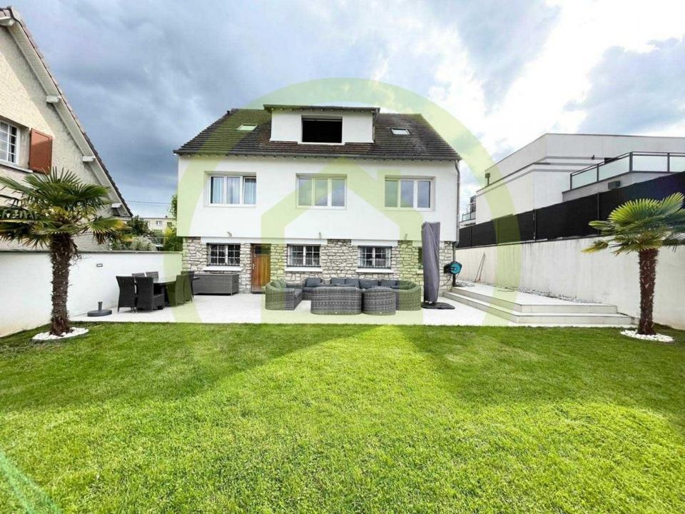 Villa in Sarcelles, Val-d'Oise - foto 1