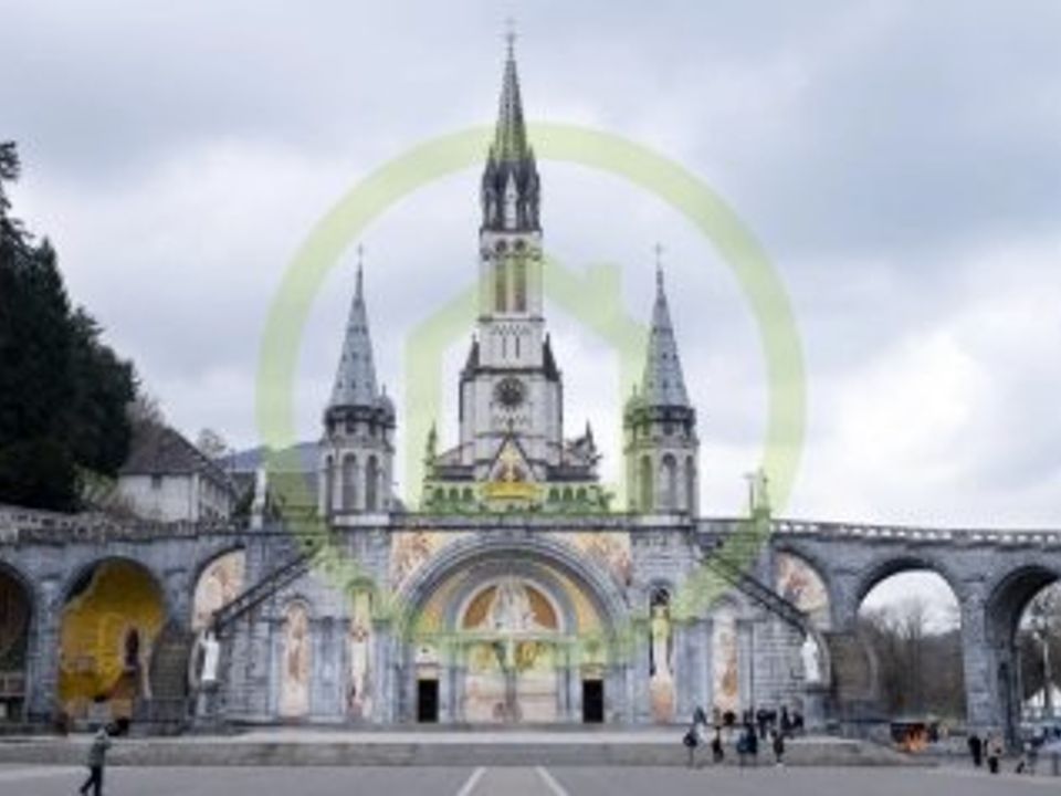 Erhvervsejendom i Lourdes, Hautes-Pyrenees - foto 1