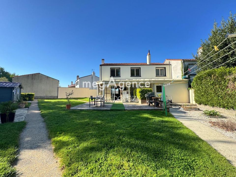 Villa i Mortagne-sur-Sèvre, Vendee - foto 1