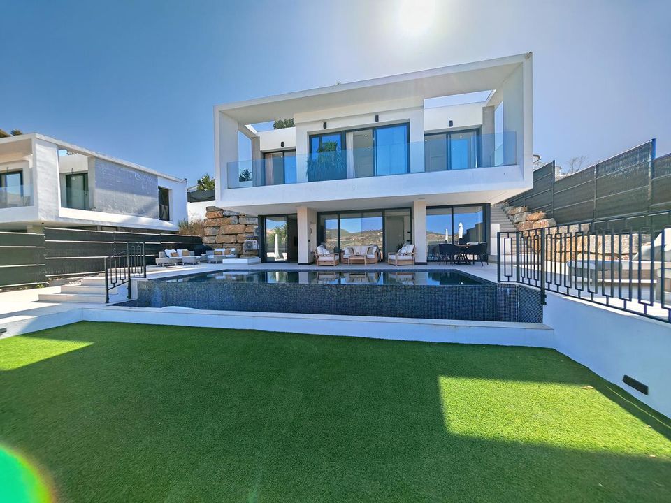 Villa i Estepona, Malaga - foto 1