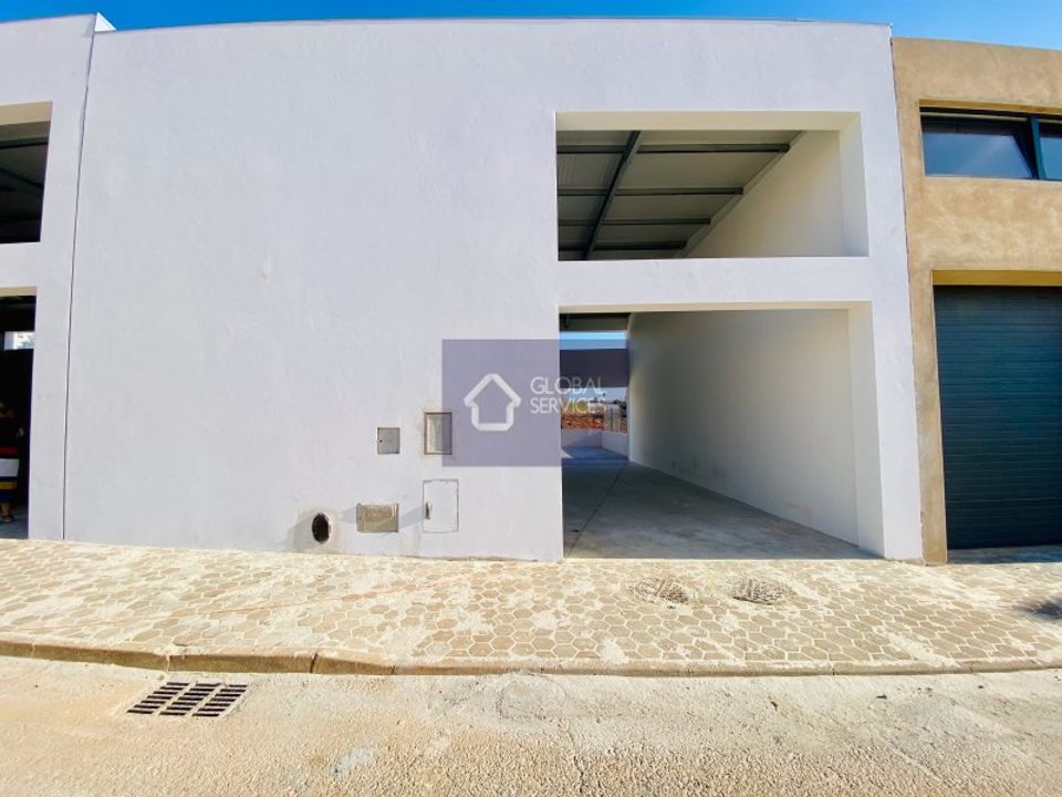 Erhvervsejendom i Estombar, Faro - foto 1