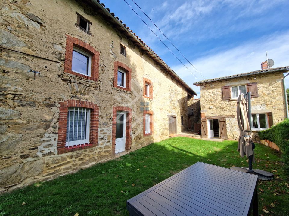 Landsbyhus i Champagnac-le-Vieux, Haute-Loire - foto 1