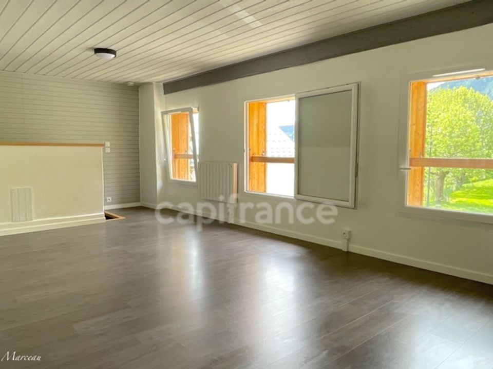 Landsbyhus i Saint-Francois-Longchamp, Savoie - foto 3