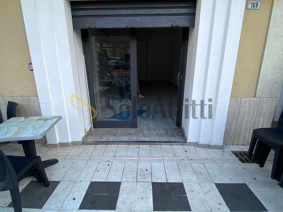 Commercial property in Frosinone, Frosinone - photo 2