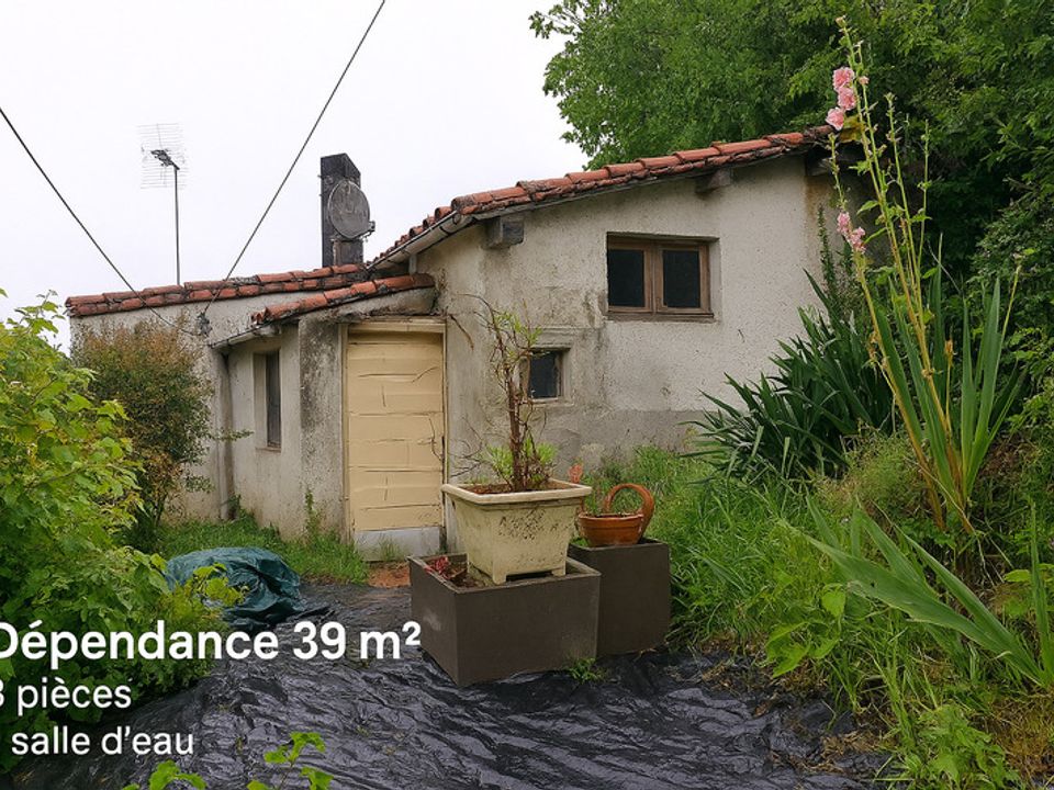 Casa de pueblo en Chalais, Charente - foto 1