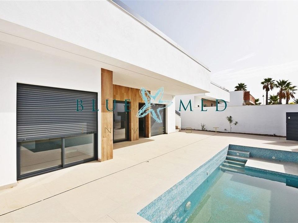 Villa i Condado de Alhama Golf Resort, Murcia - foto 1