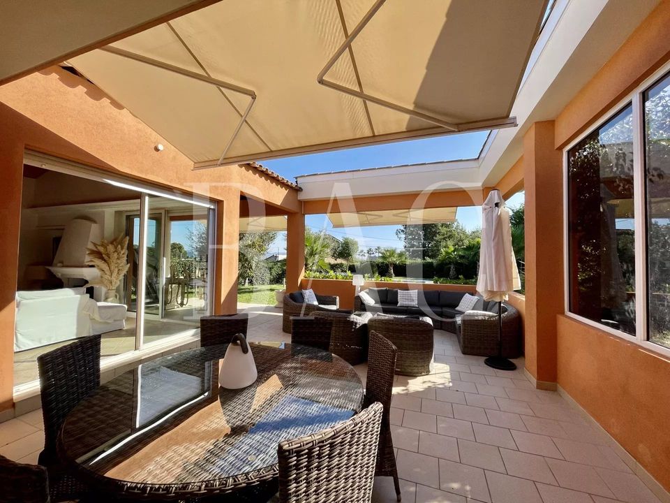 Villa i Mandelieu-la-Napoule, Alpes-Maritimes - foto 2