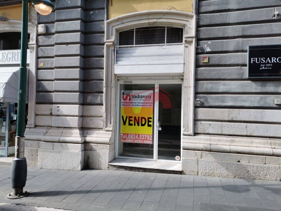 Erhvervsejendom i Benevento, Benevento - foto 3