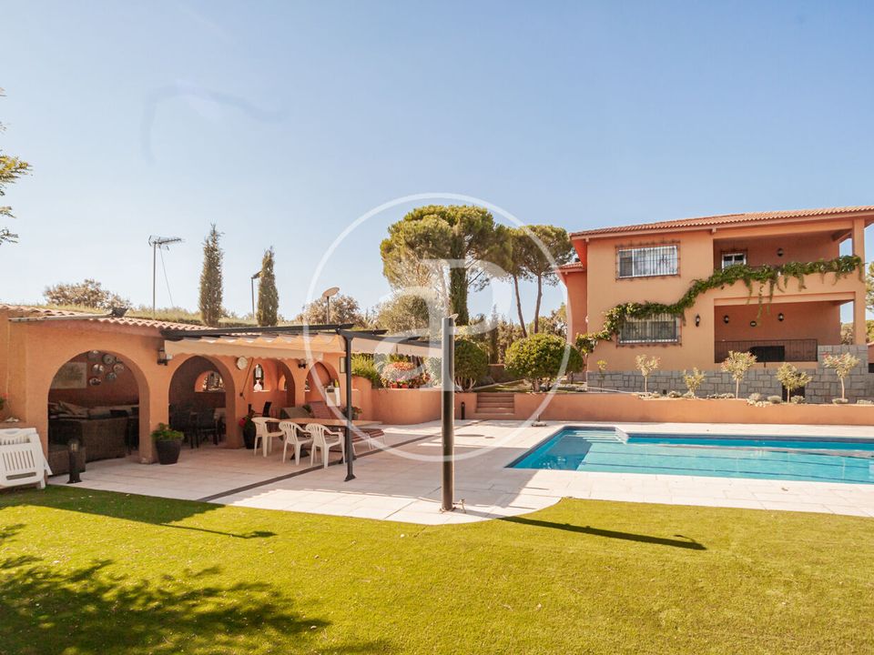 Villa i Villanueva De La Canada, Madrid - foto 1