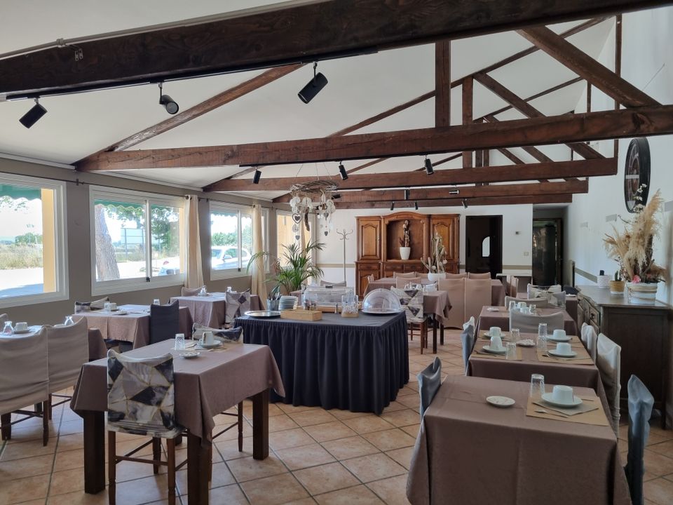 Erhvervsejendom i Manosque, Alpes-de-Haute-Provence - foto 2