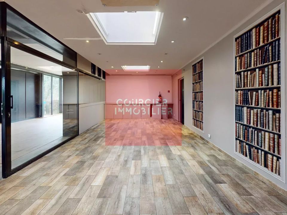 Commercial property in Élancourt, Yvelines - photo 2