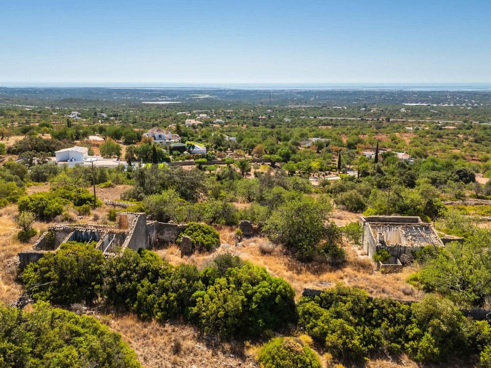 Helårsgrund i Estoi, Faro - foto 1