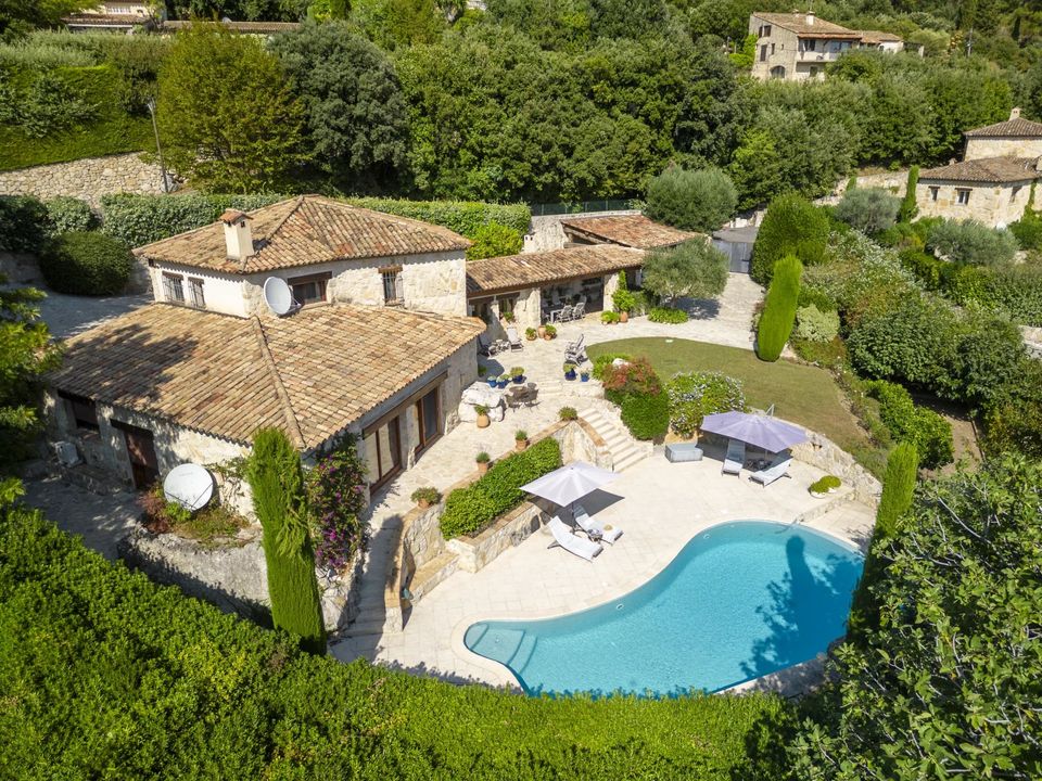 Villa i Tourrettes-sur-Loup, Alpes-Maritimes - foto 1