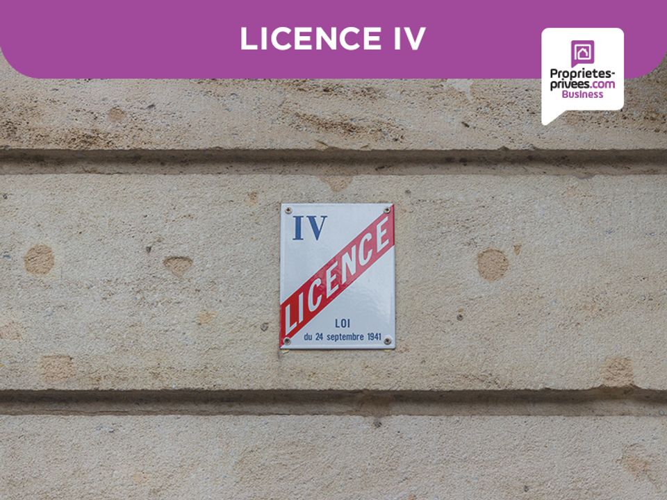 Commercial property in Guingamp, Cotes-d'Armor - photo 2