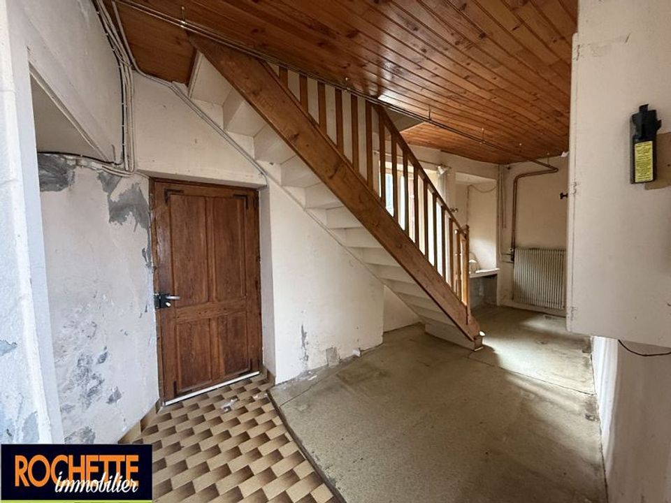 Casa de poble a Sainte-Colombe-sur-Gand, Loire - foto 3