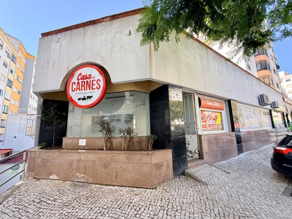 Erhvervsejendom i Massama, Lisbon - foto 1
